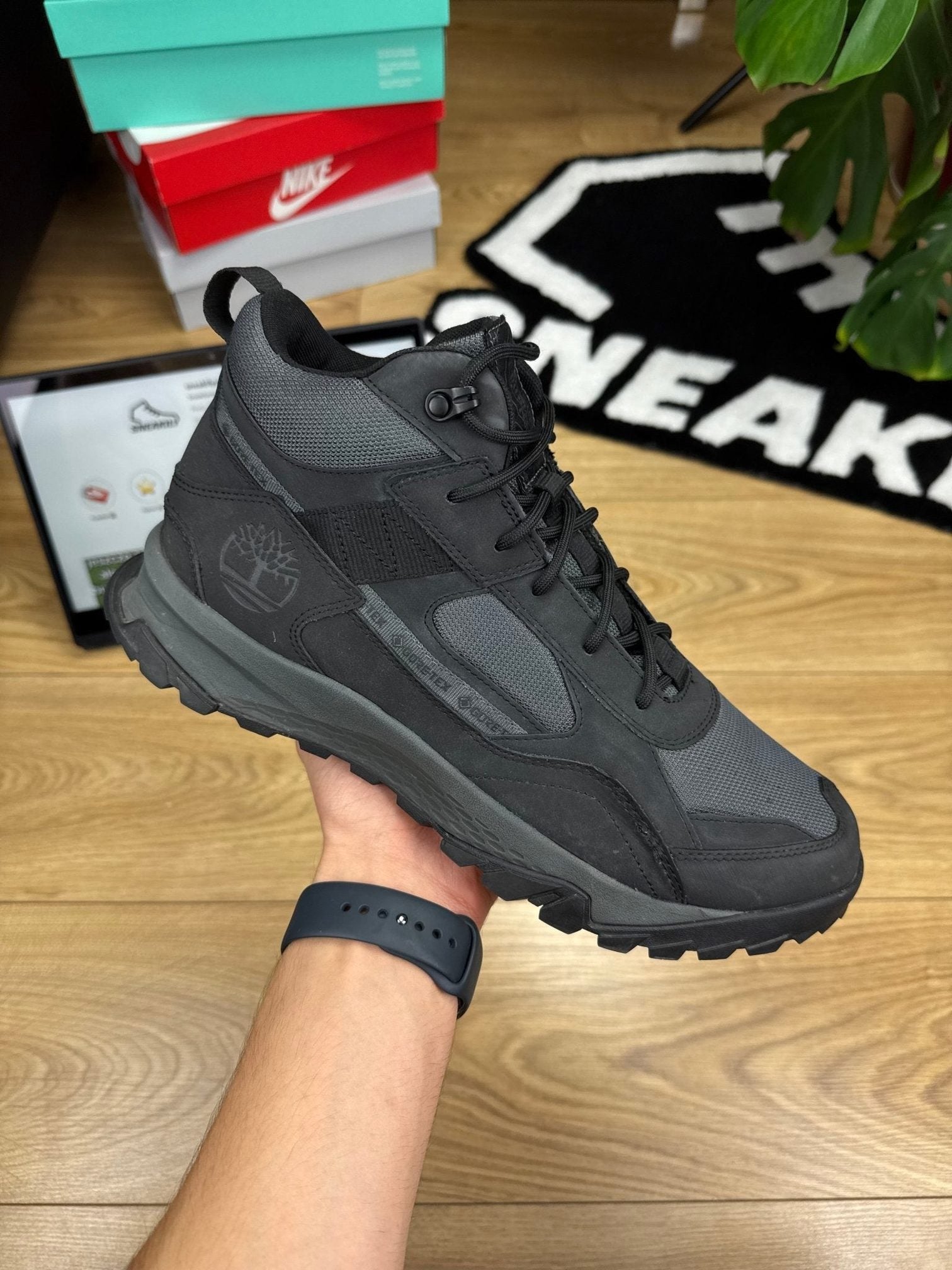 Timberland Lincoln Peak Mid GTX Lincoln Peak GTX — buty sportowe męskie w bardzo dobrym stanie rozmiar 44.5, widok z boku