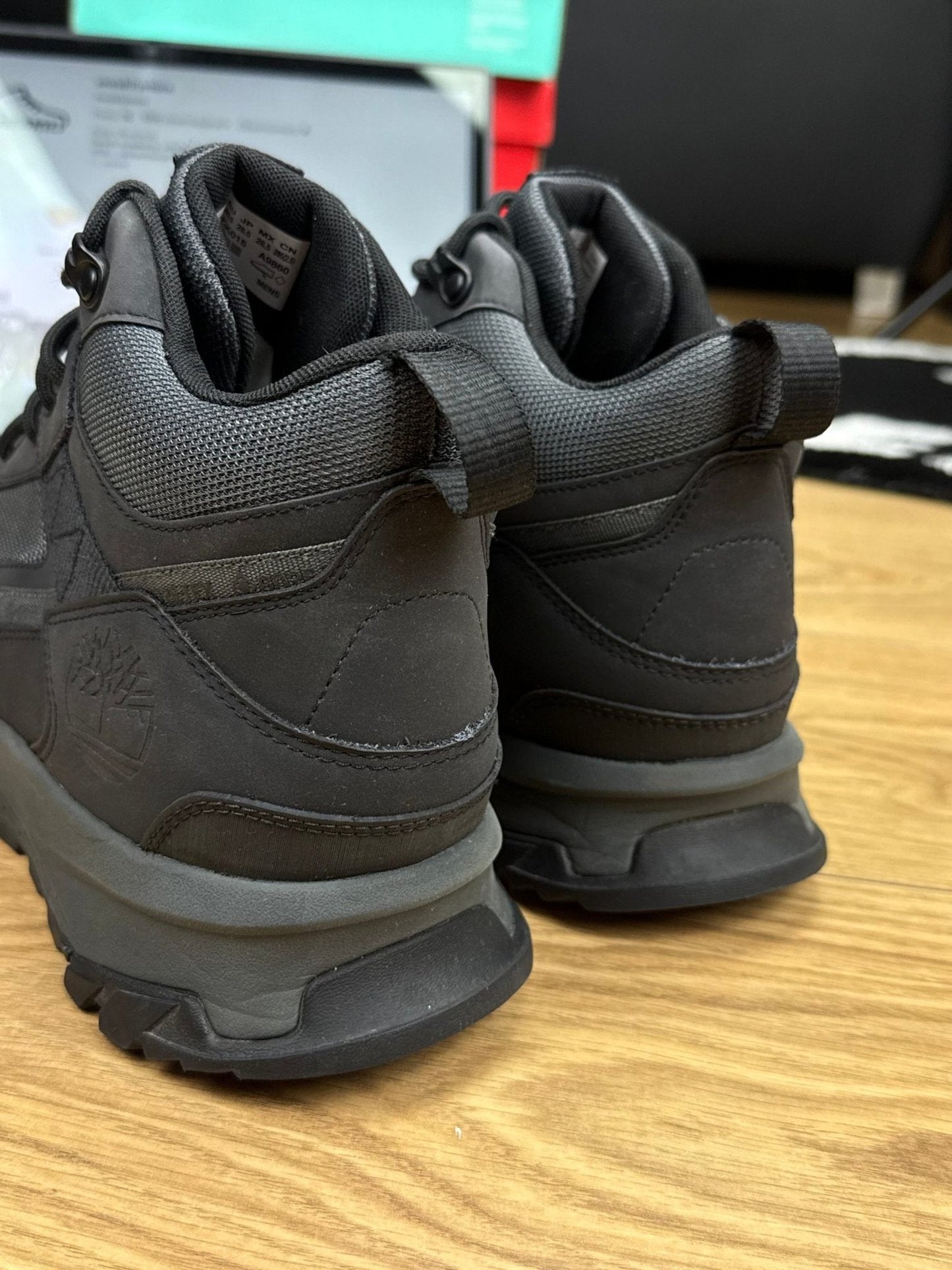Timberland Lincoln Peak Mid GTX Lincoln Peak GTX — buty sportowe męskie w bardzo dobrym stanie rozmiar 44.5, zapiętki butów