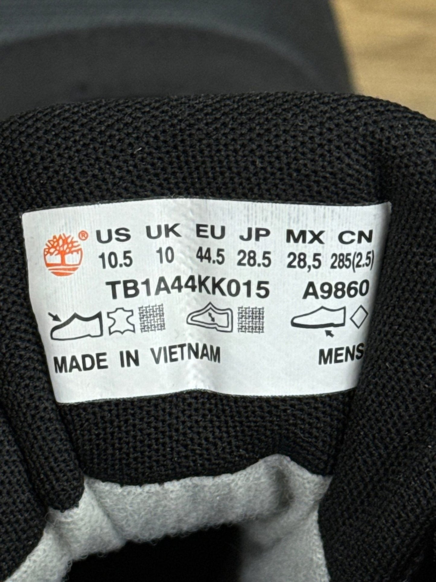 Timberland Lincoln Peak Mid GTX Lincoln Peak GTX — buty sportowe męskie w bardzo dobrym stanie rozmiar 44.5, para butów, widok z boku na tle studyjnym