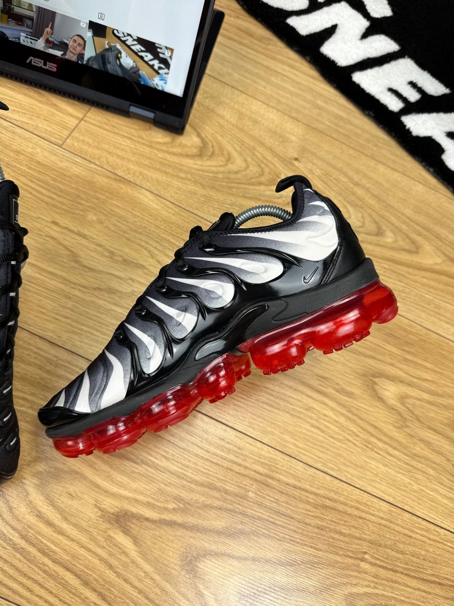 Nike Air Vapormax Plus (42.5)