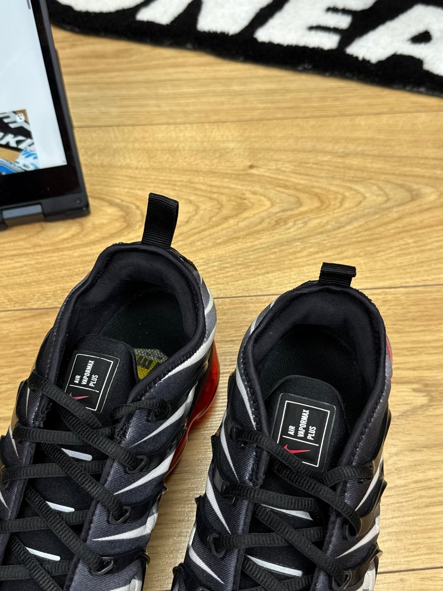 Nike Air Vapormax Plus (42.5)
