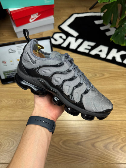 Nike Air Vapormax Plus (42)
