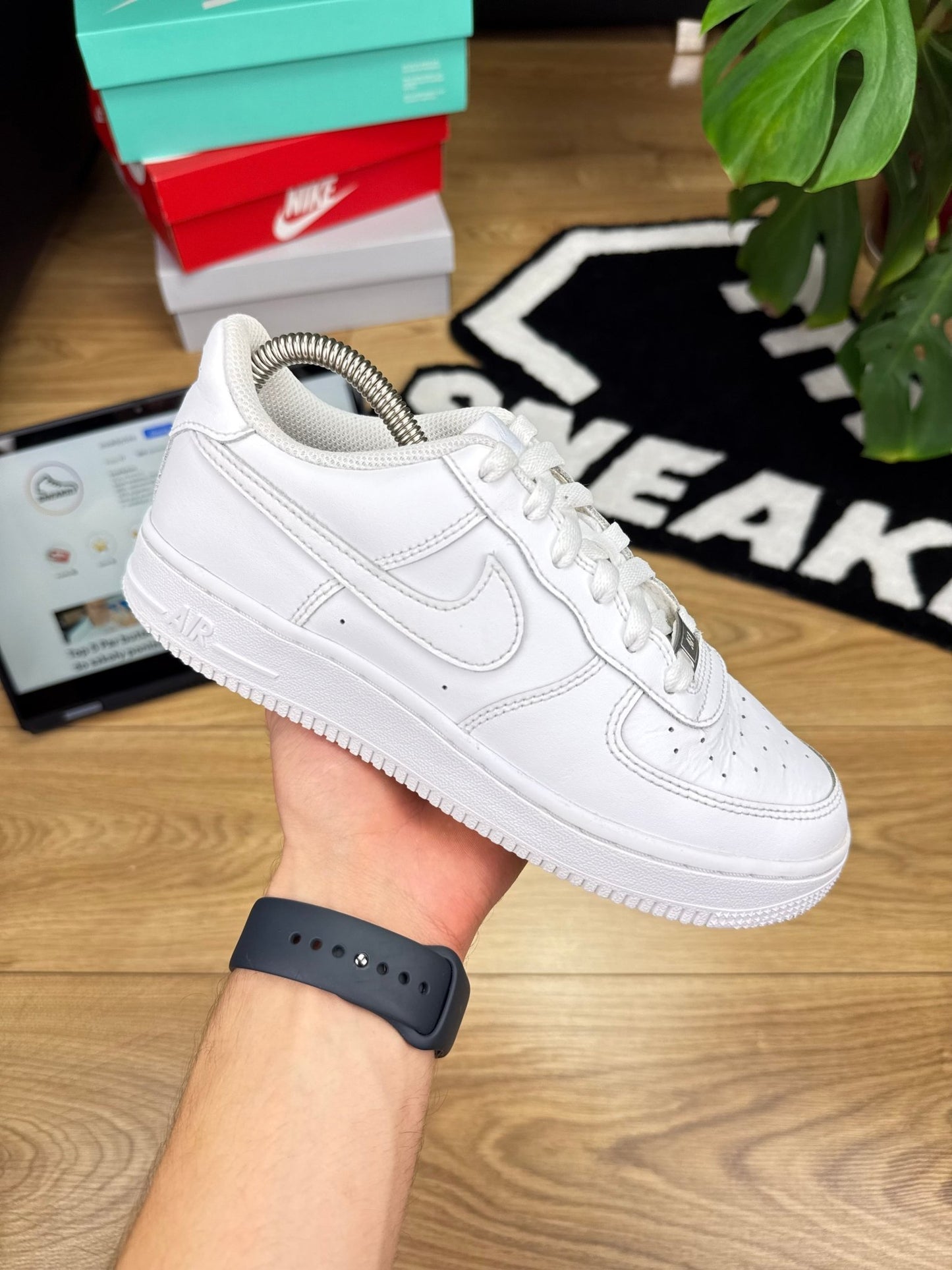 Nike Air Force 1 Low (37.5)