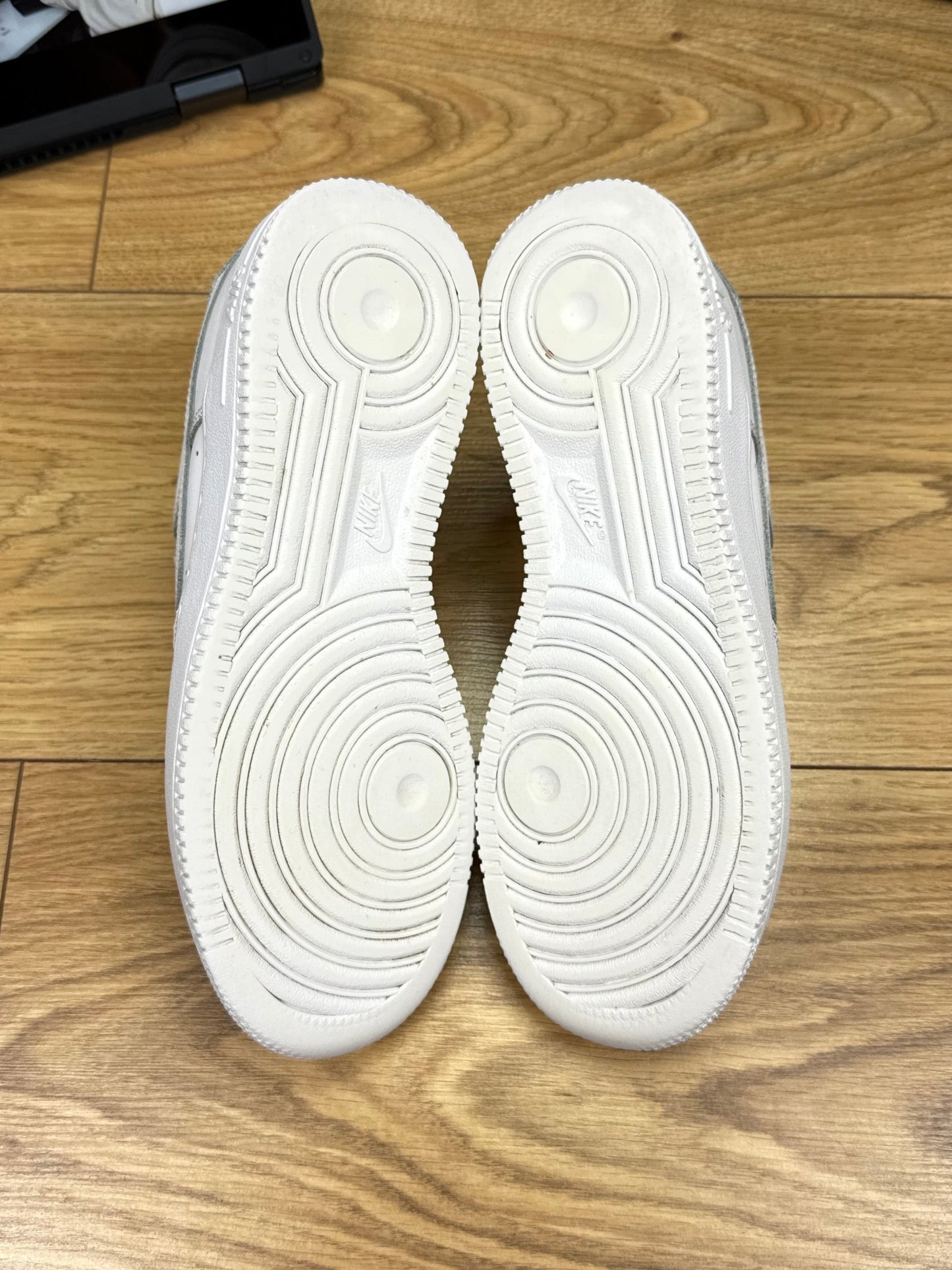 Nike Air Force 1 Low (37.5)