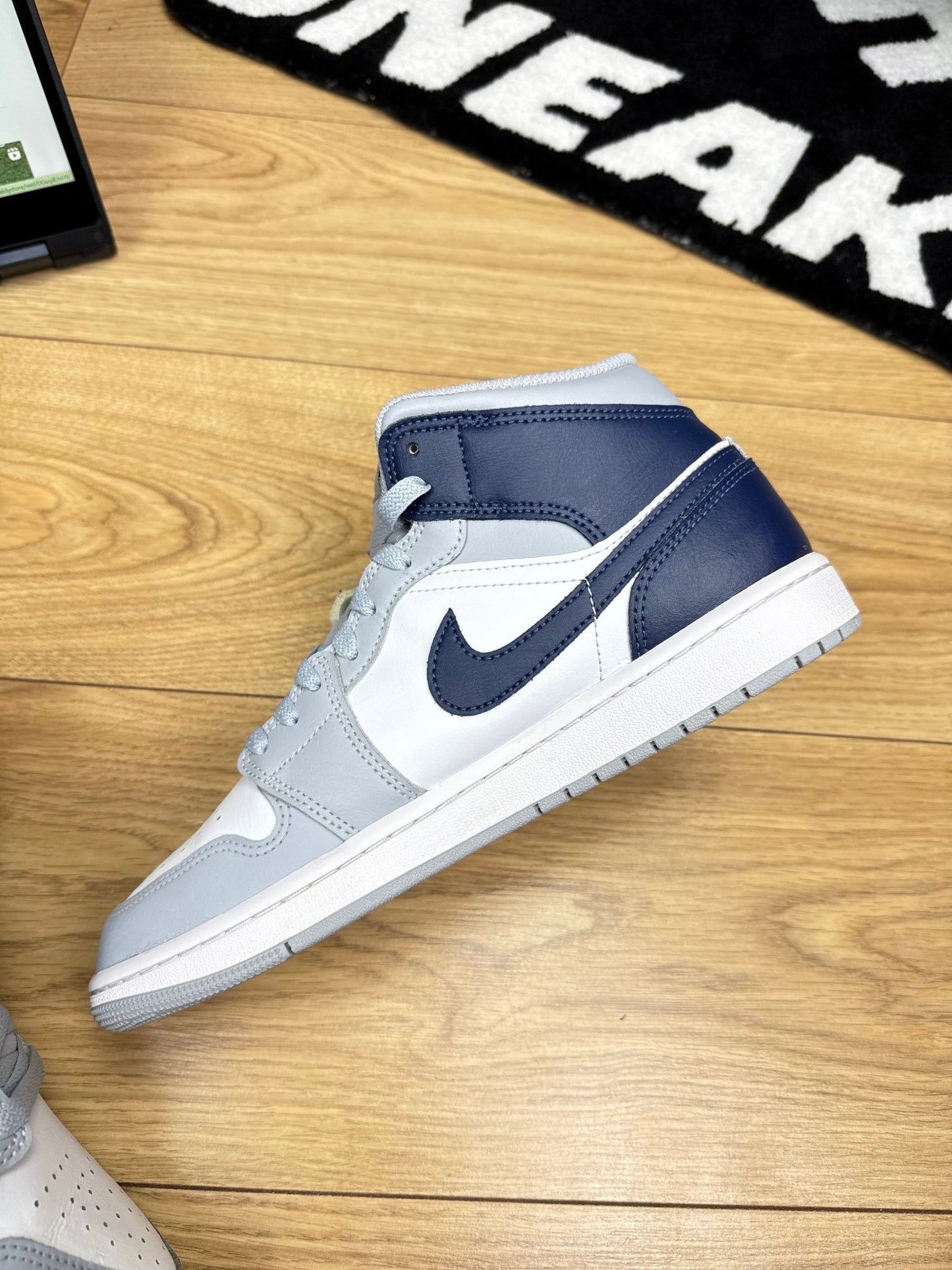 Nike Air Jordan 1 Mid (43)