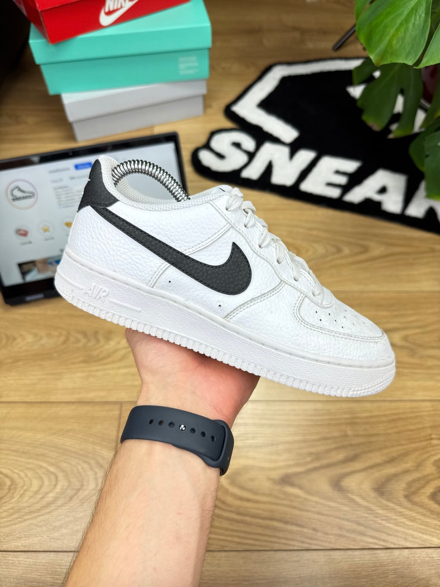 Nike Air Force 1 Low (37.5)