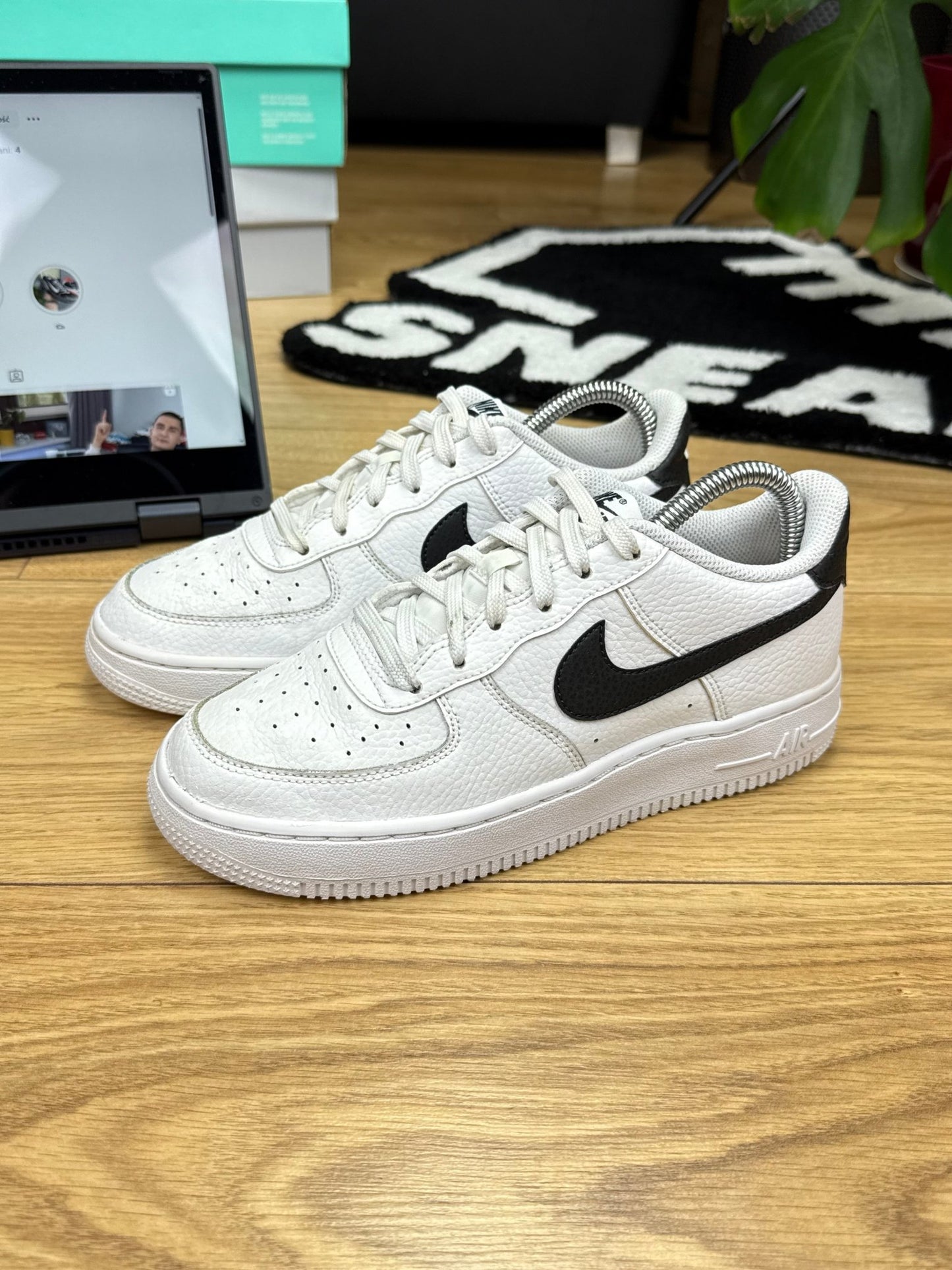 Nike Air Force 1 Low (37.5)
