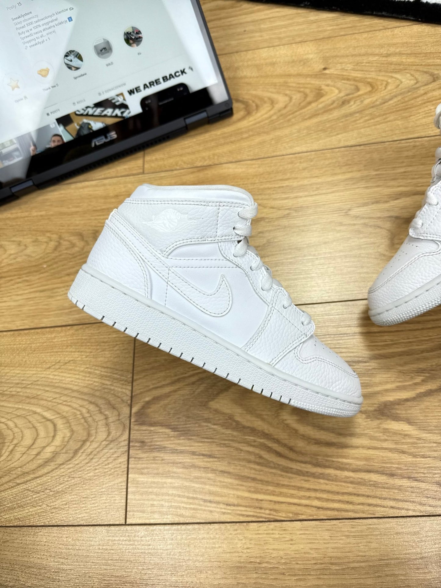 Nike Air Jordan 1 Mid (37.5)