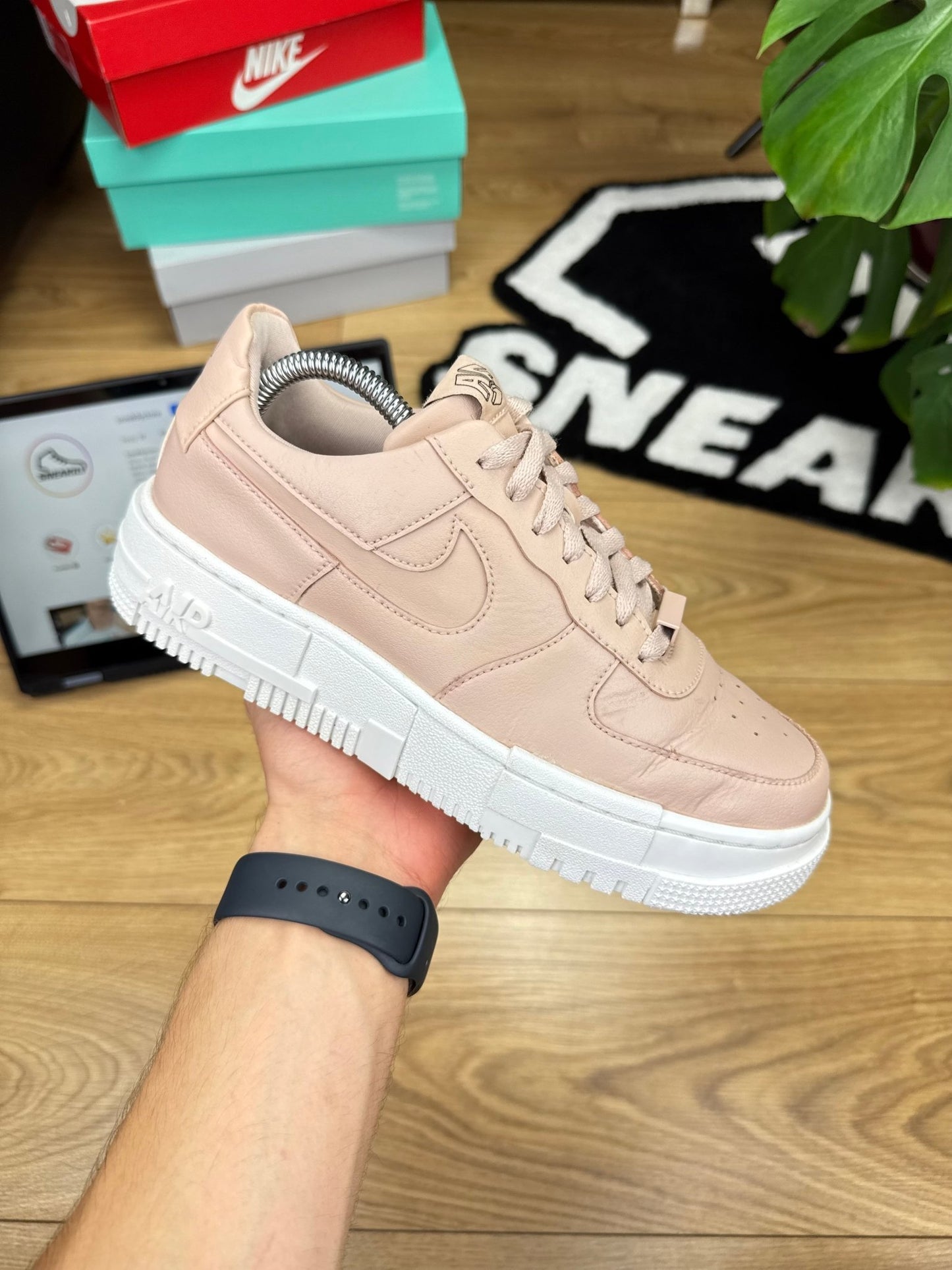Nike Air Force 1 Pixel (40)