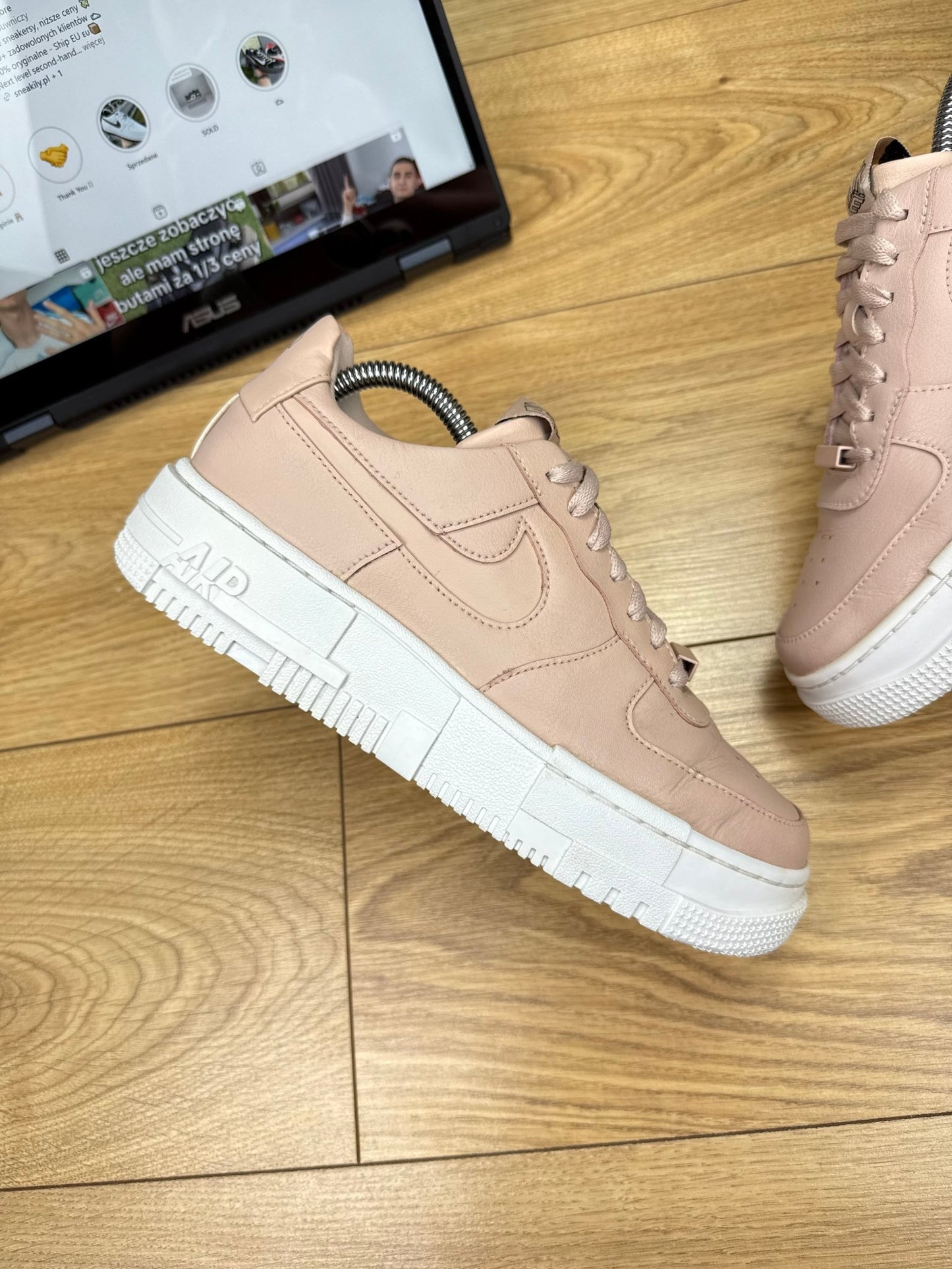 Nike Air Force 1 Pixel (40)