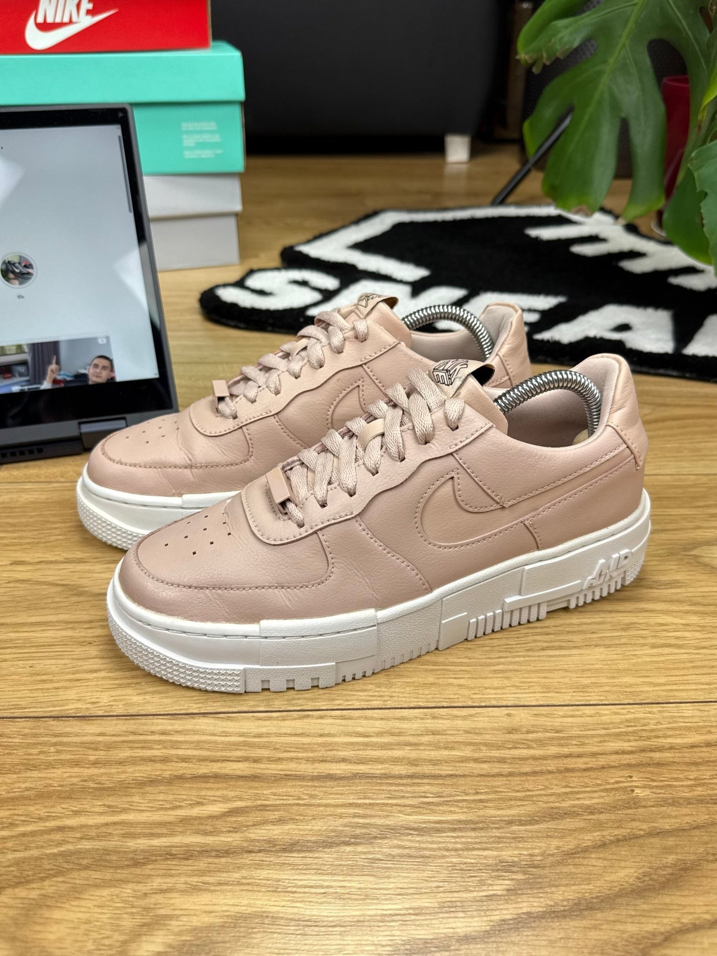 Nike Air Force 1 Pixel (40)