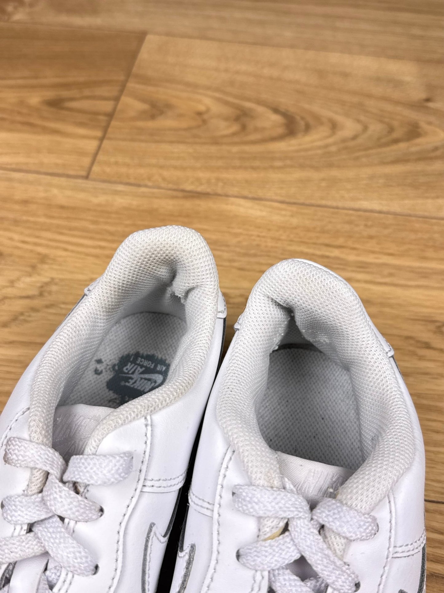 Nike Air Force 1 Low (40)