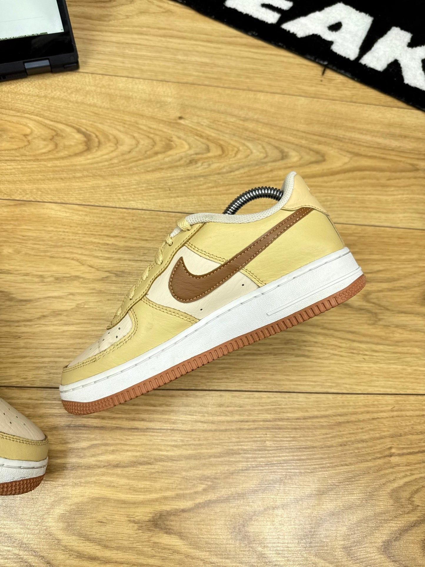 Nike Air Force 1 Low (37.5)