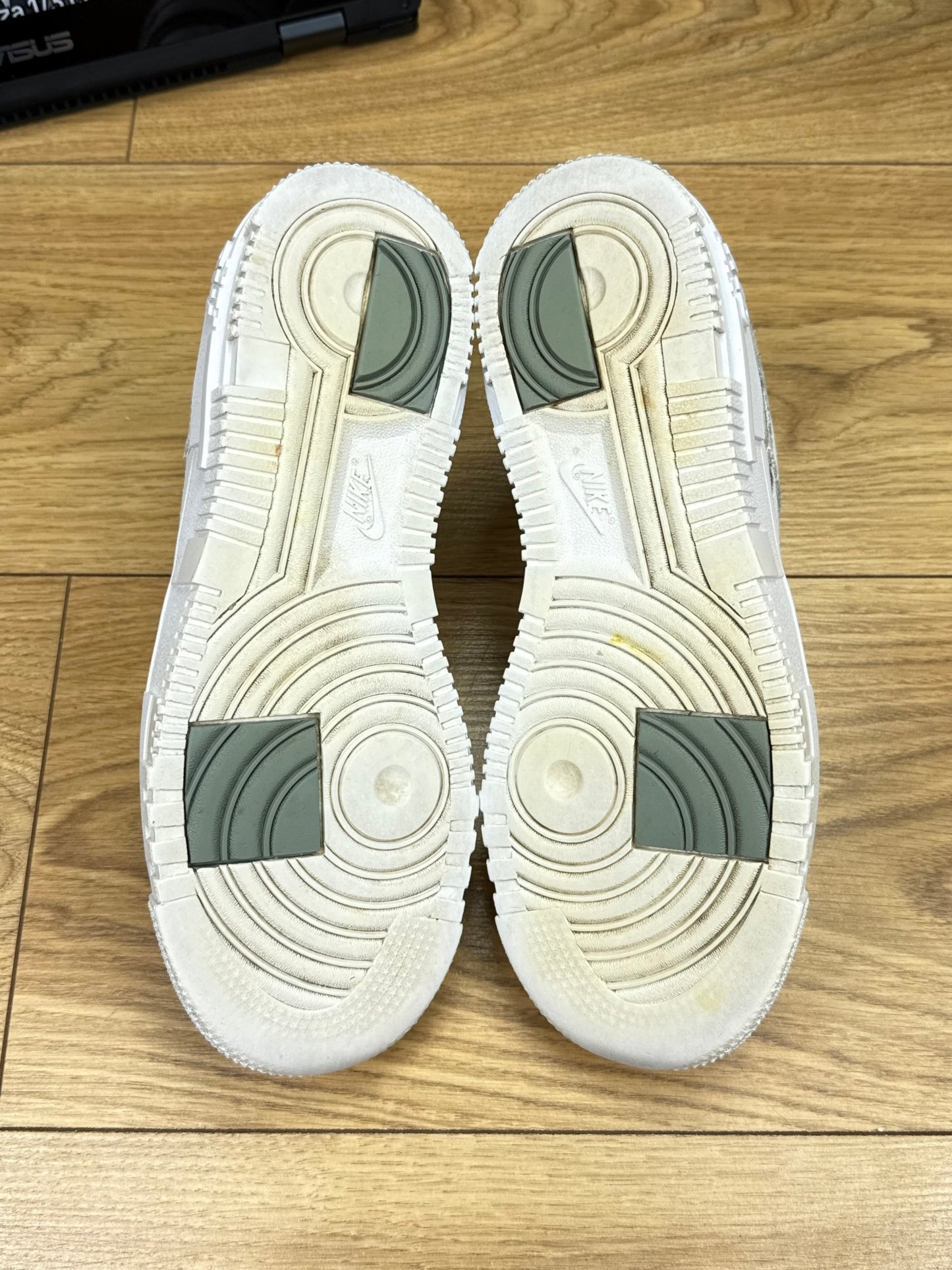 Nike Air Force 1 Pixel (39)