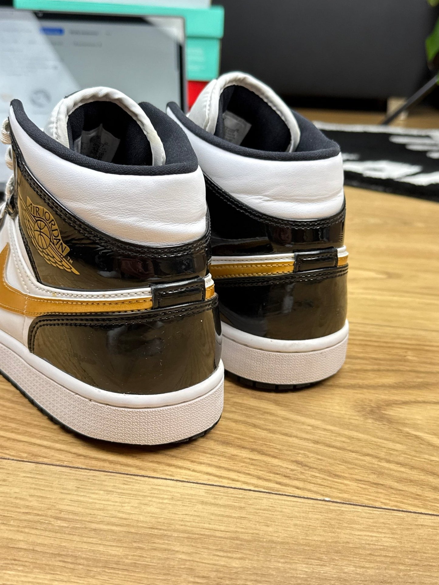Nike Air Jordan 1 Mid (43)