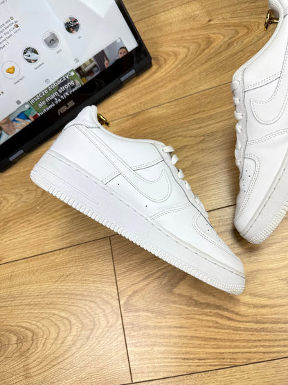 Nike Air Force 1 Low (40)