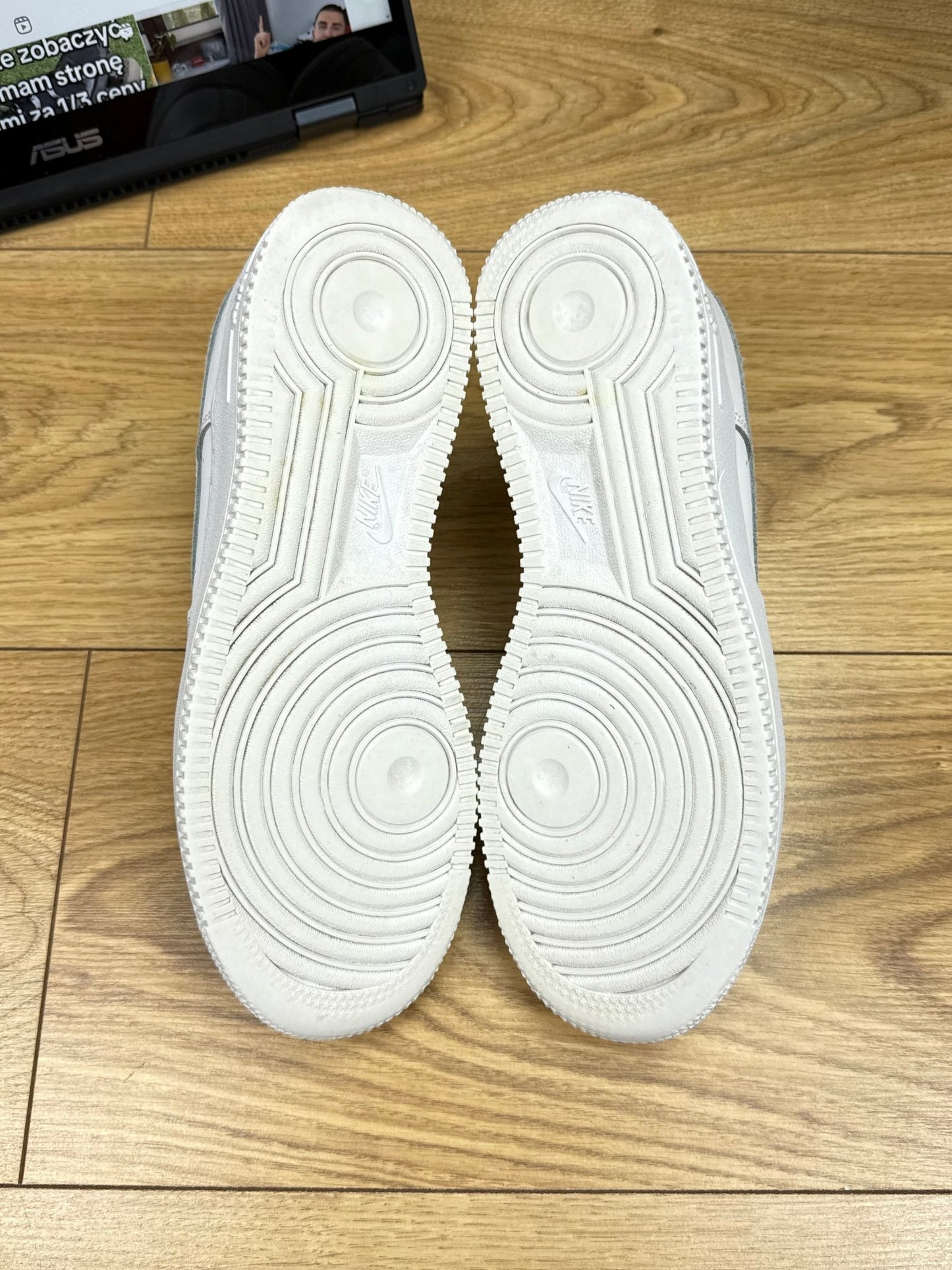 Nike Air Force 1 Low (40)