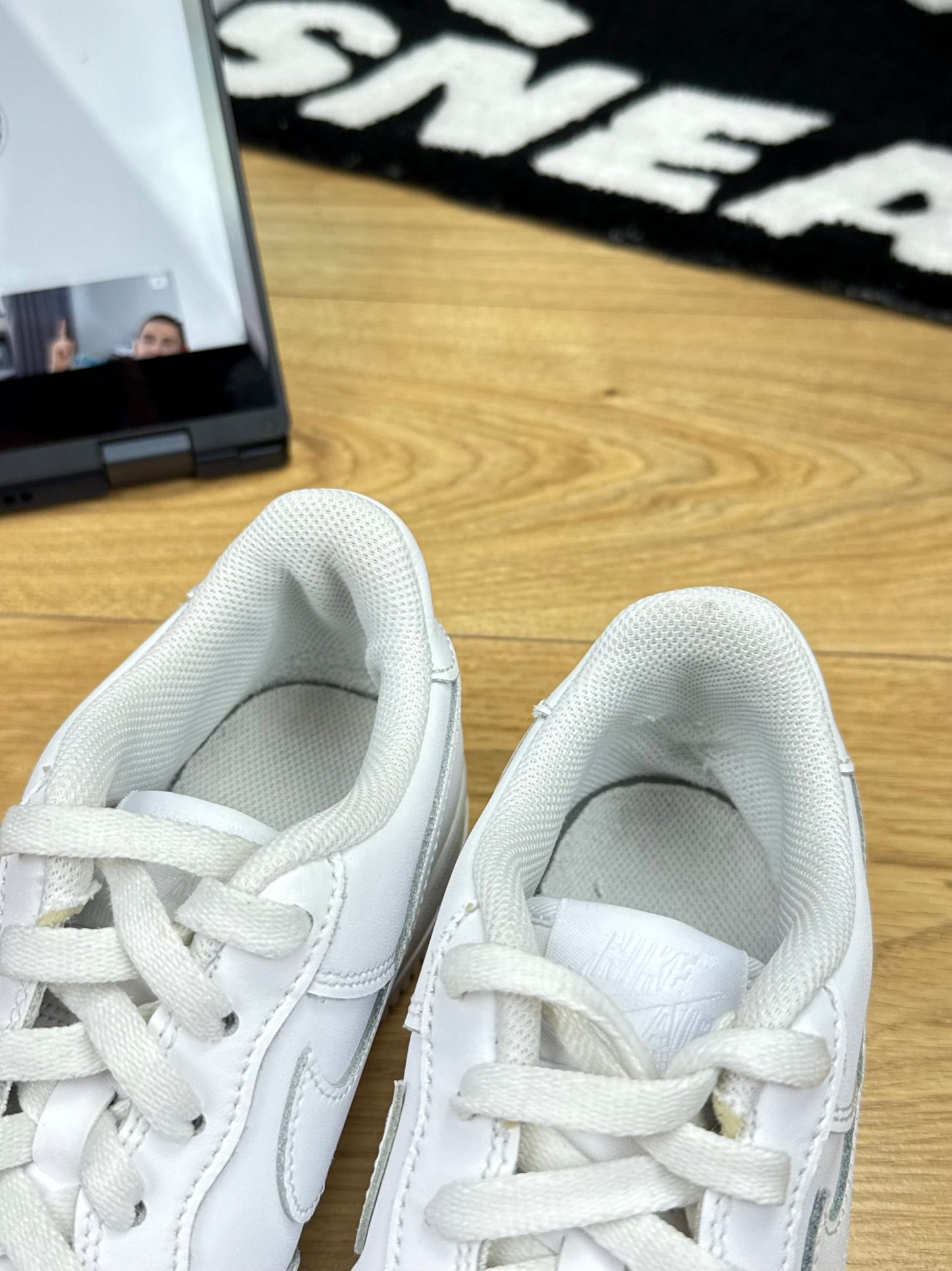 Nike Air Force 1 Low (40)