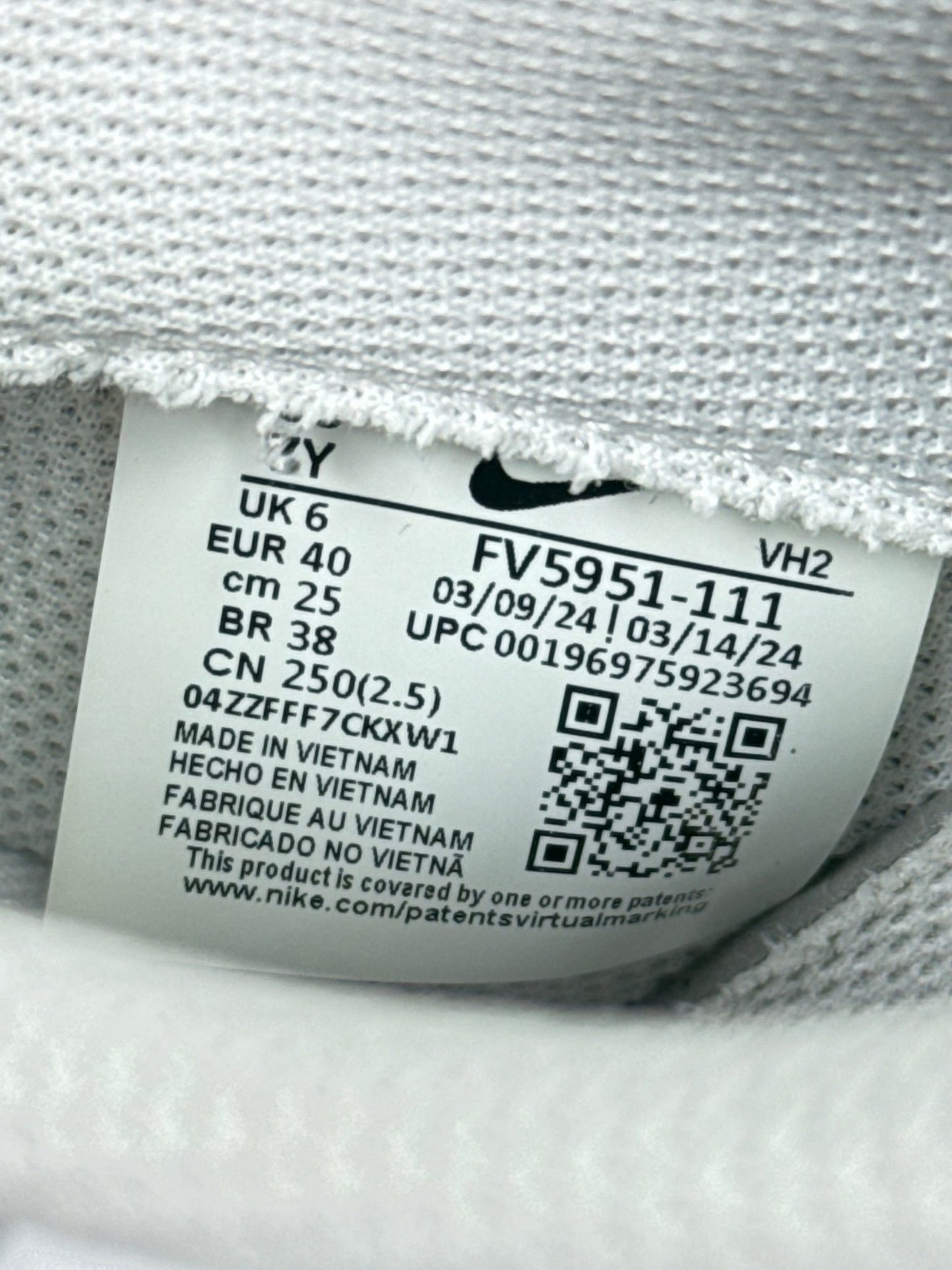 Nike Air Force 1 Low (40)