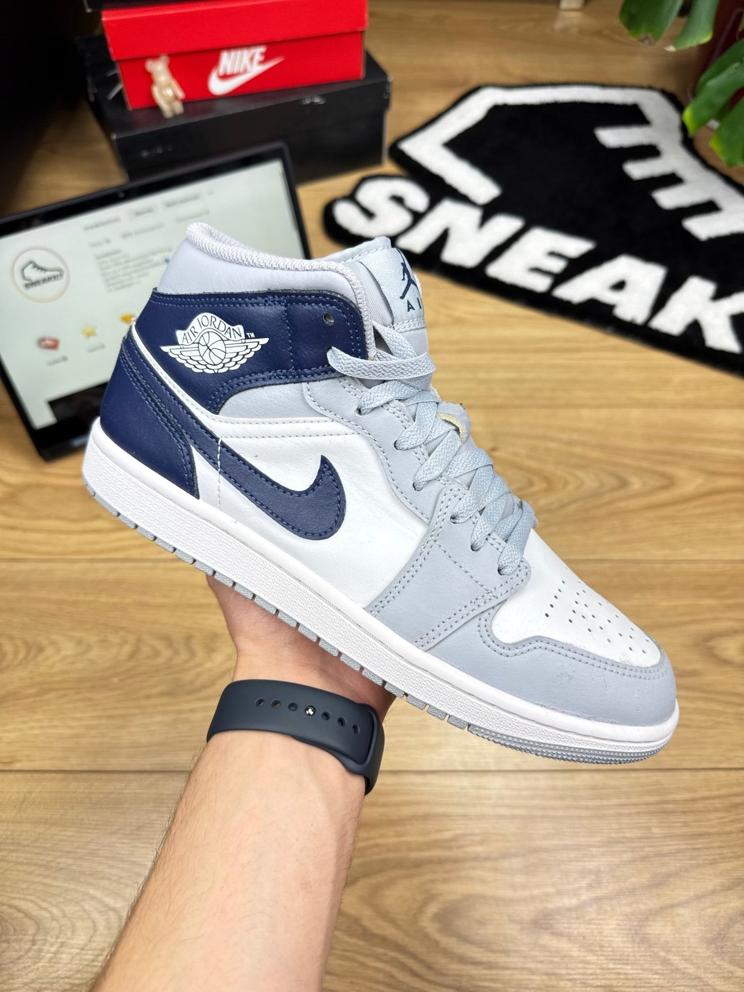Nike Air Jordan 1 Mid (43)