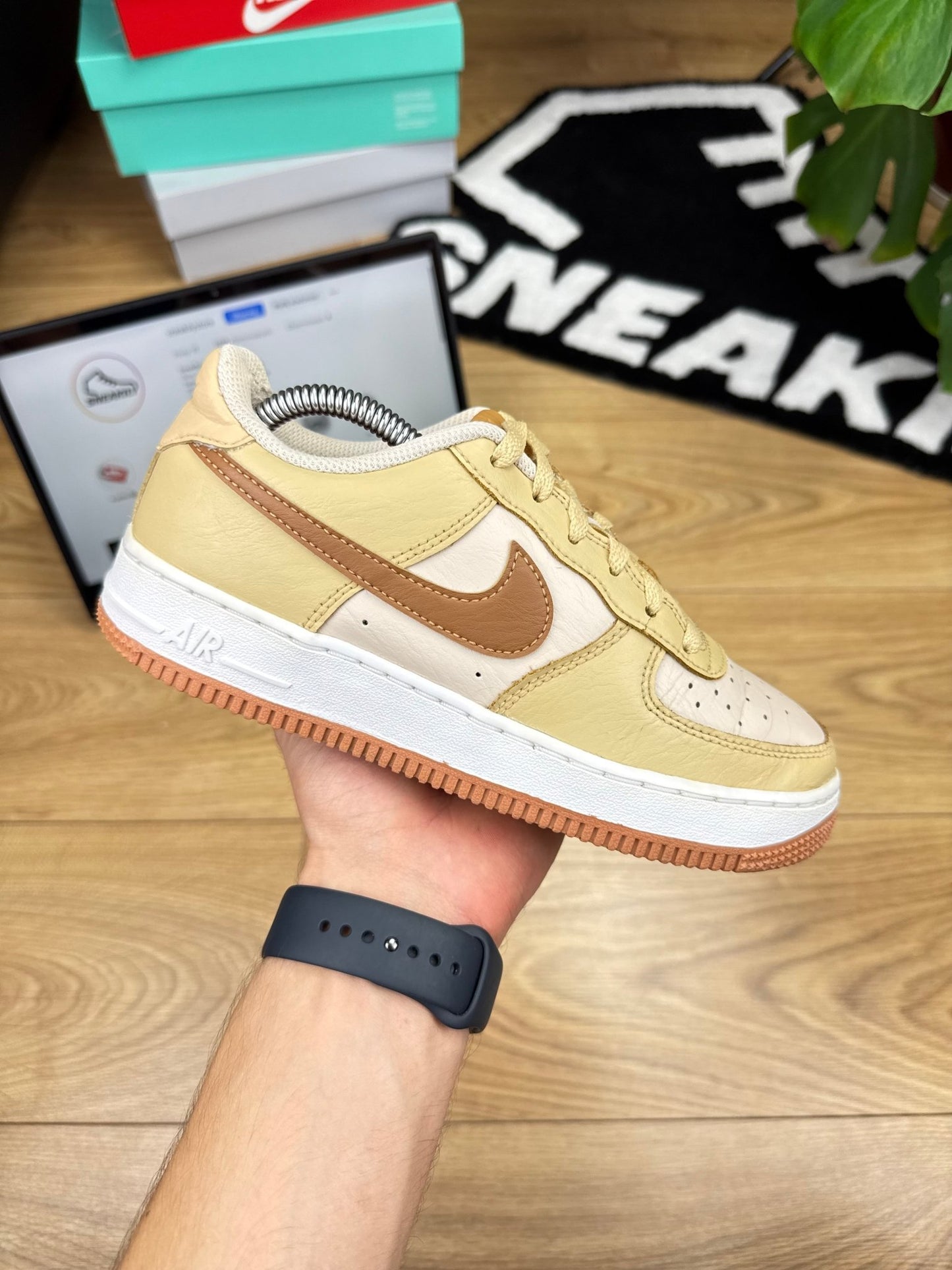 Nike Air Force 1 Low (36.5)