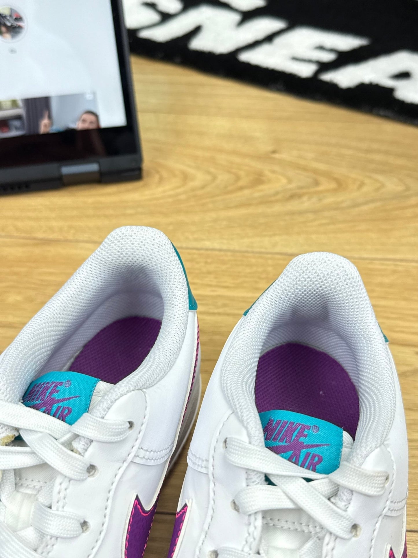 Nike Air Force 1 Low (40)