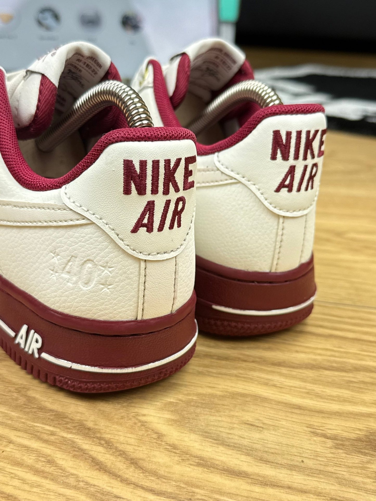 Nike Air Force 1 Low (37.5)