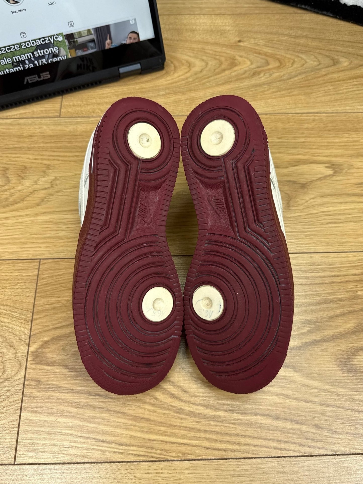 Nike Air Force 1 Low (37.5)