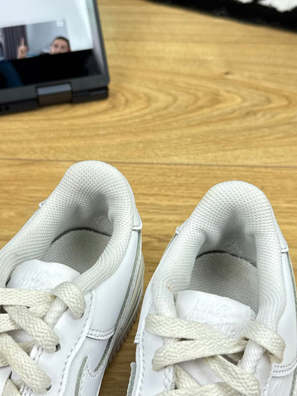 Nike Air Force 1 Low (35.5)