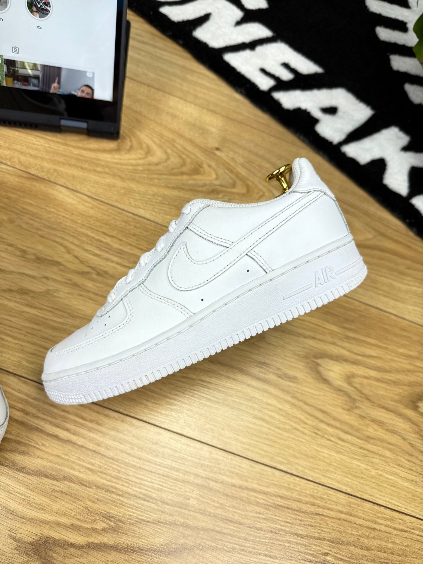 Nike Air Force 1 Low (37.5)