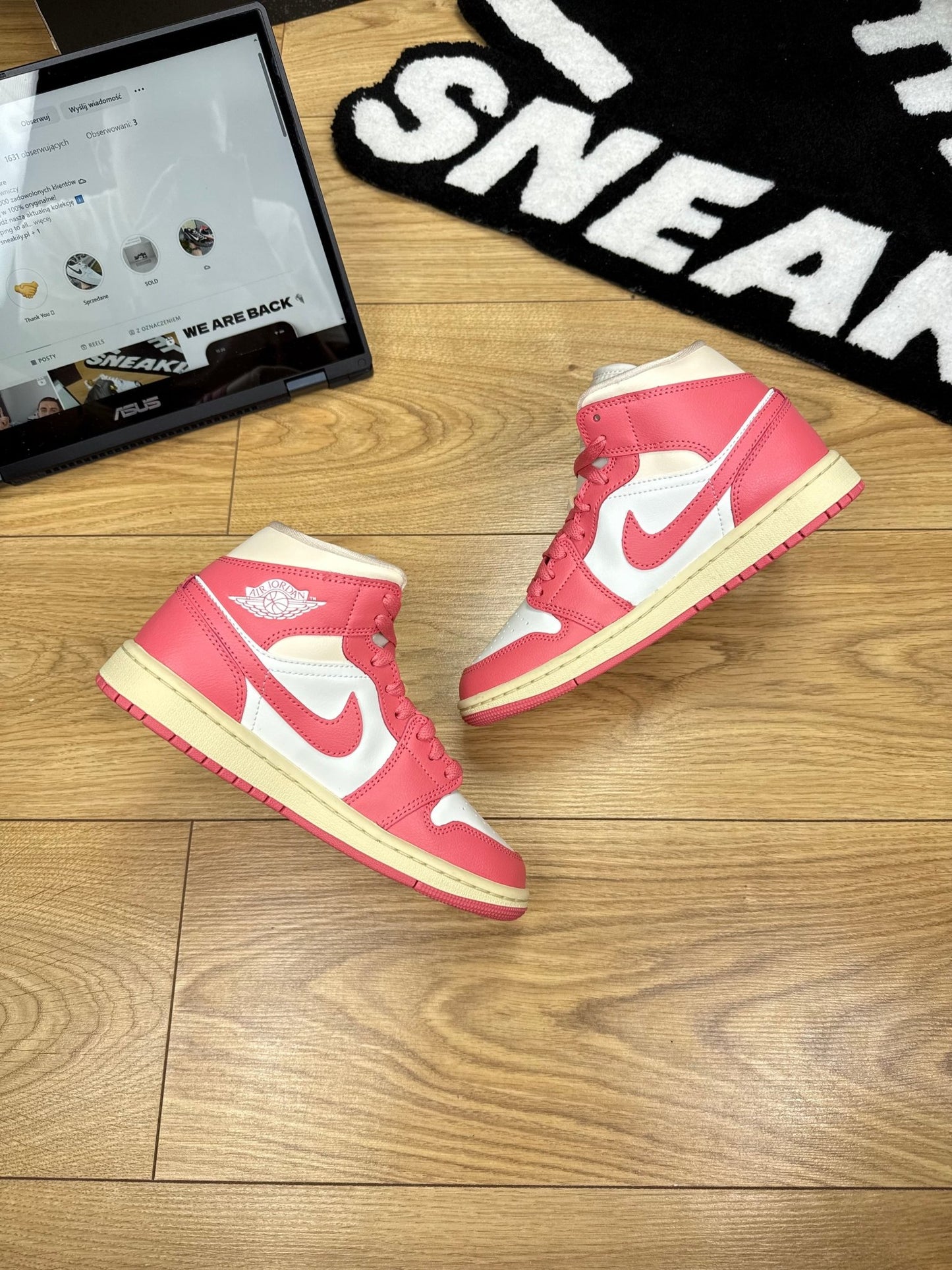 Nike Air Jordan 1 Mid (37.5)