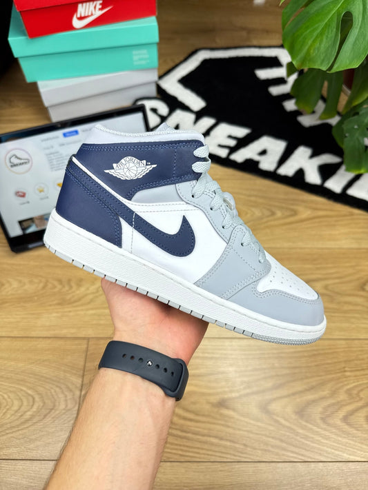 Nike Air Jordan 1 Mid (39)