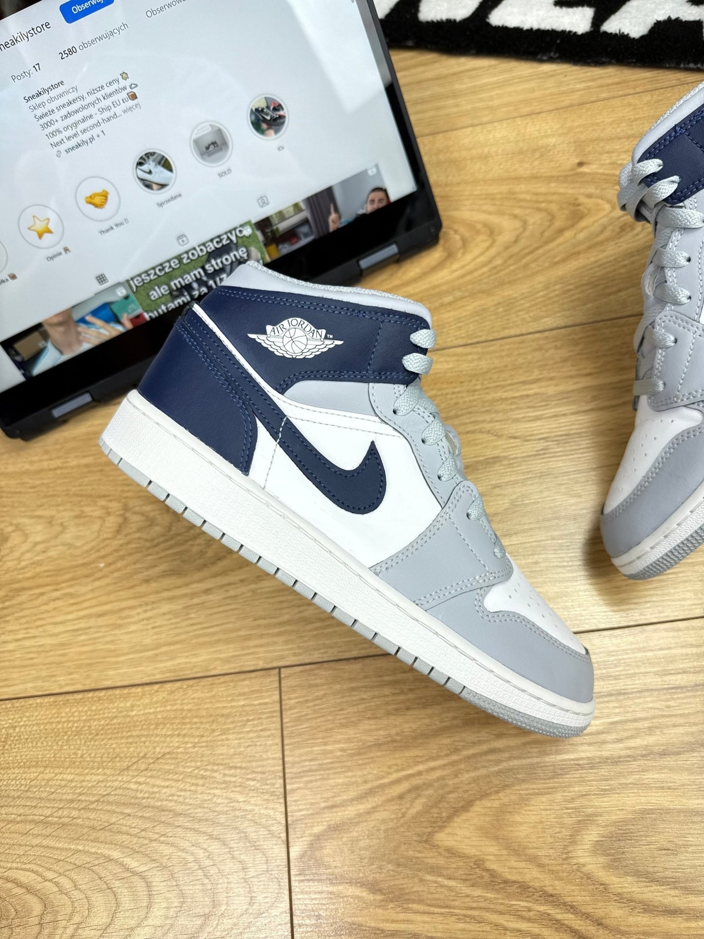 Nike Air Jordan 1 Mid (39)