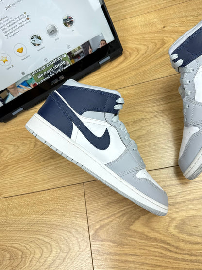 Nike Air Jordan 1 Mid (39)