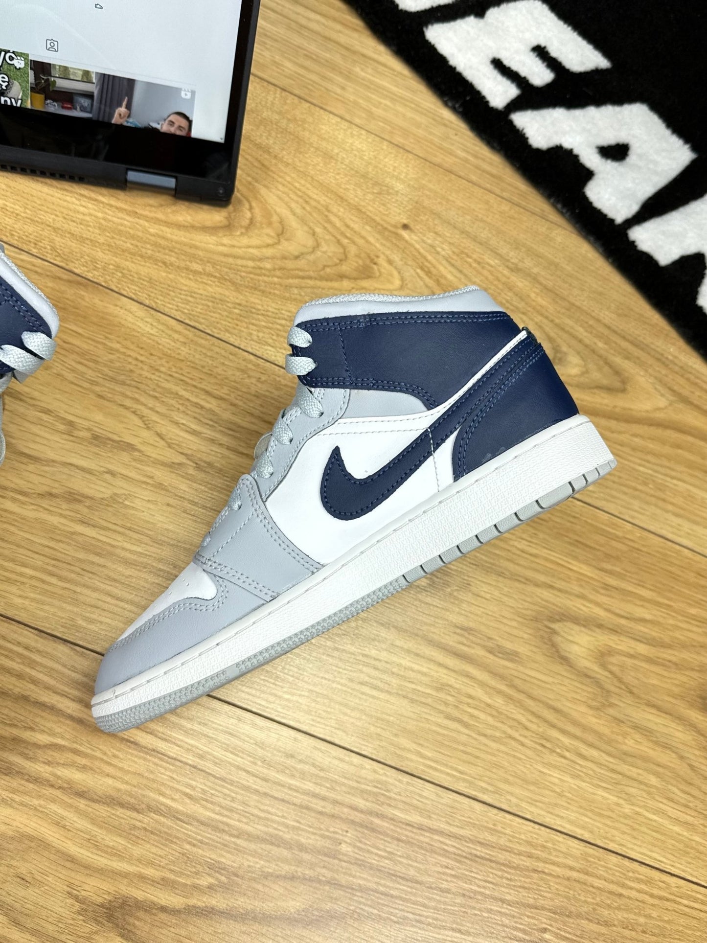 Nike Air Jordan 1 Mid (39)
