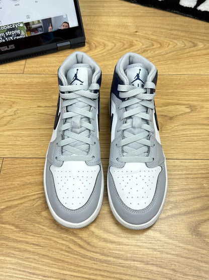 Nike Air Jordan 1 Mid (39)