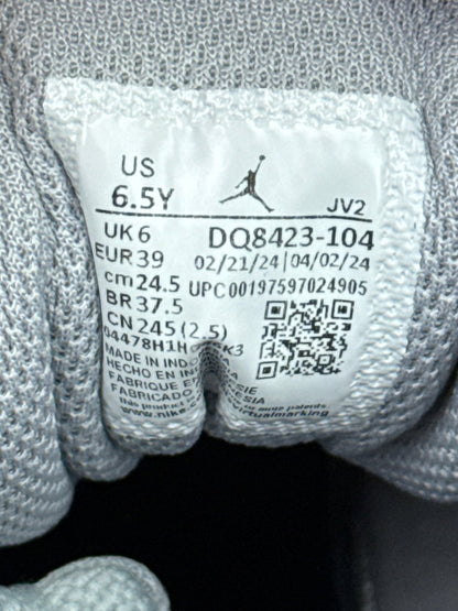 Nike Air Jordan 1 Mid (39)