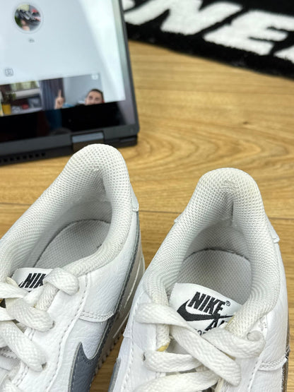 Nike Air Force 1 Low (38.5)