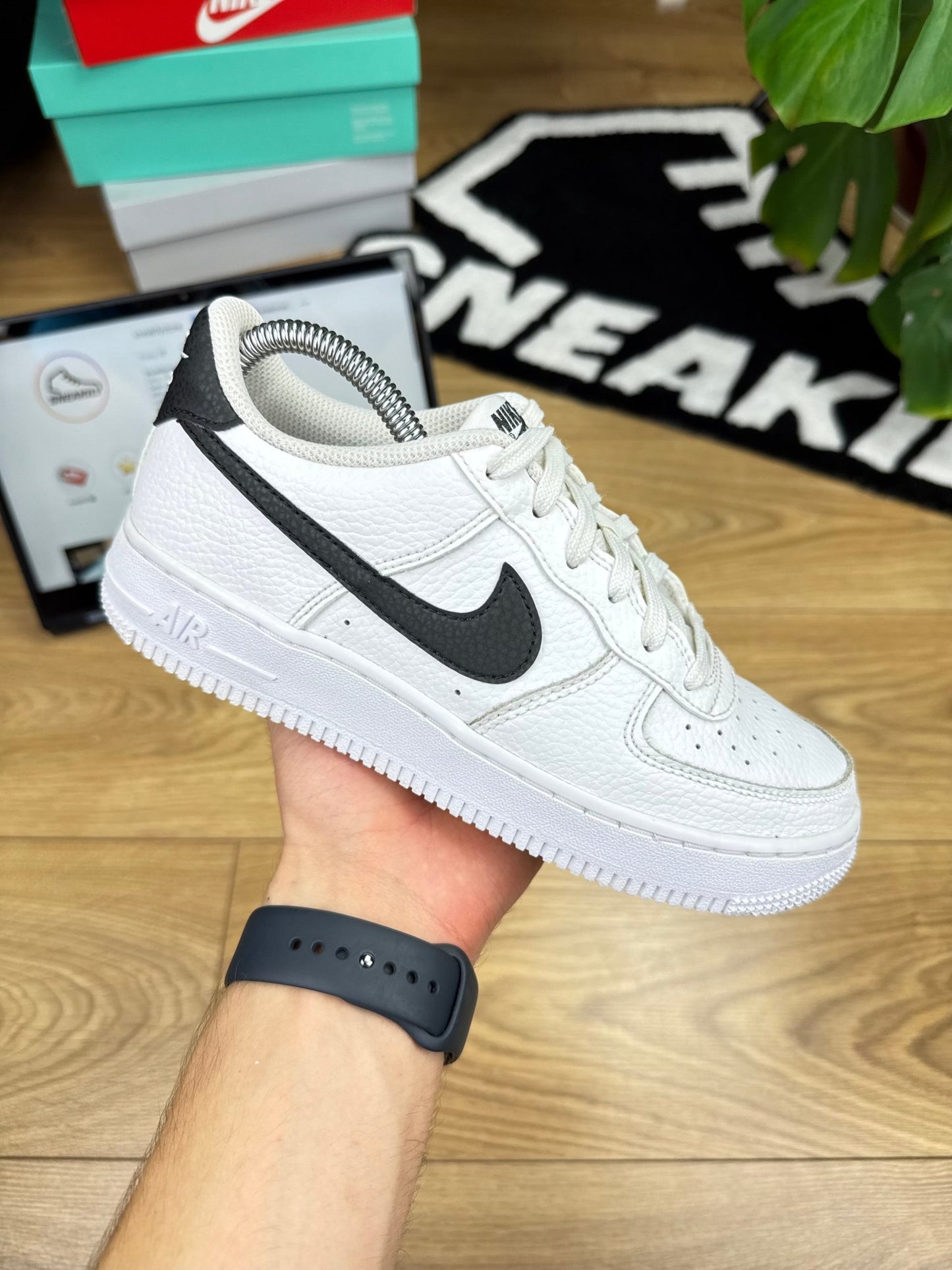 Nike Air Force 1 Low (37.5)