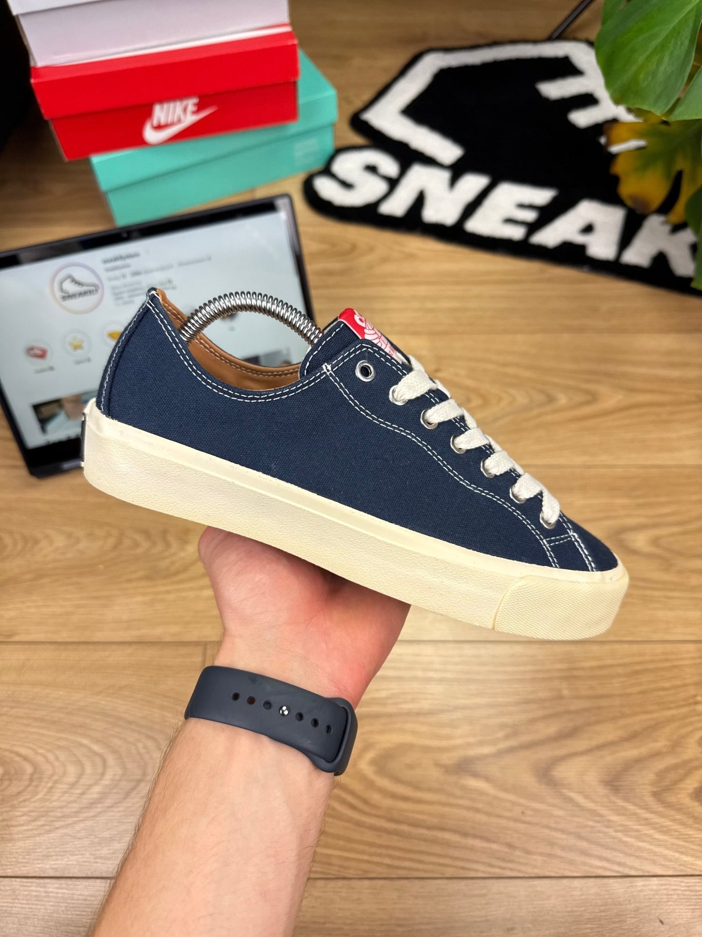 Last Resort AB Canvas (40.5)