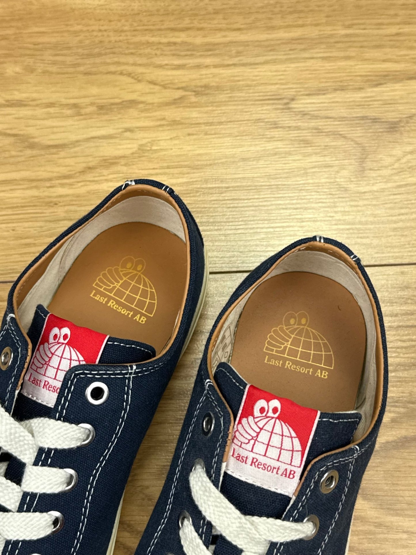 Last Resort AB Canvas (40.5)