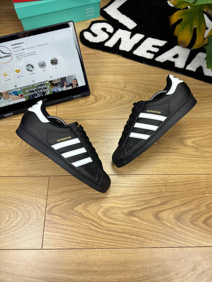 Adidas Superstar (42 2/3)