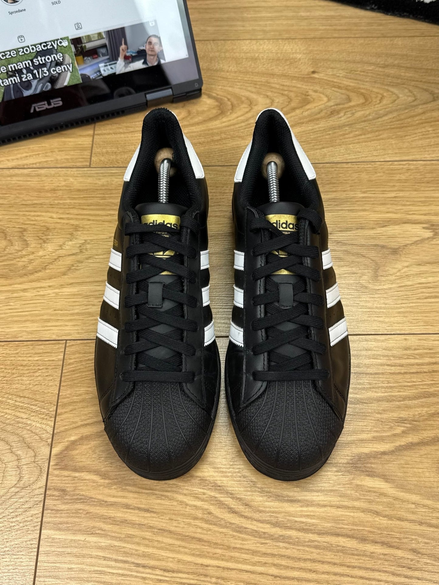 Adidas Superstar (42 2/3)