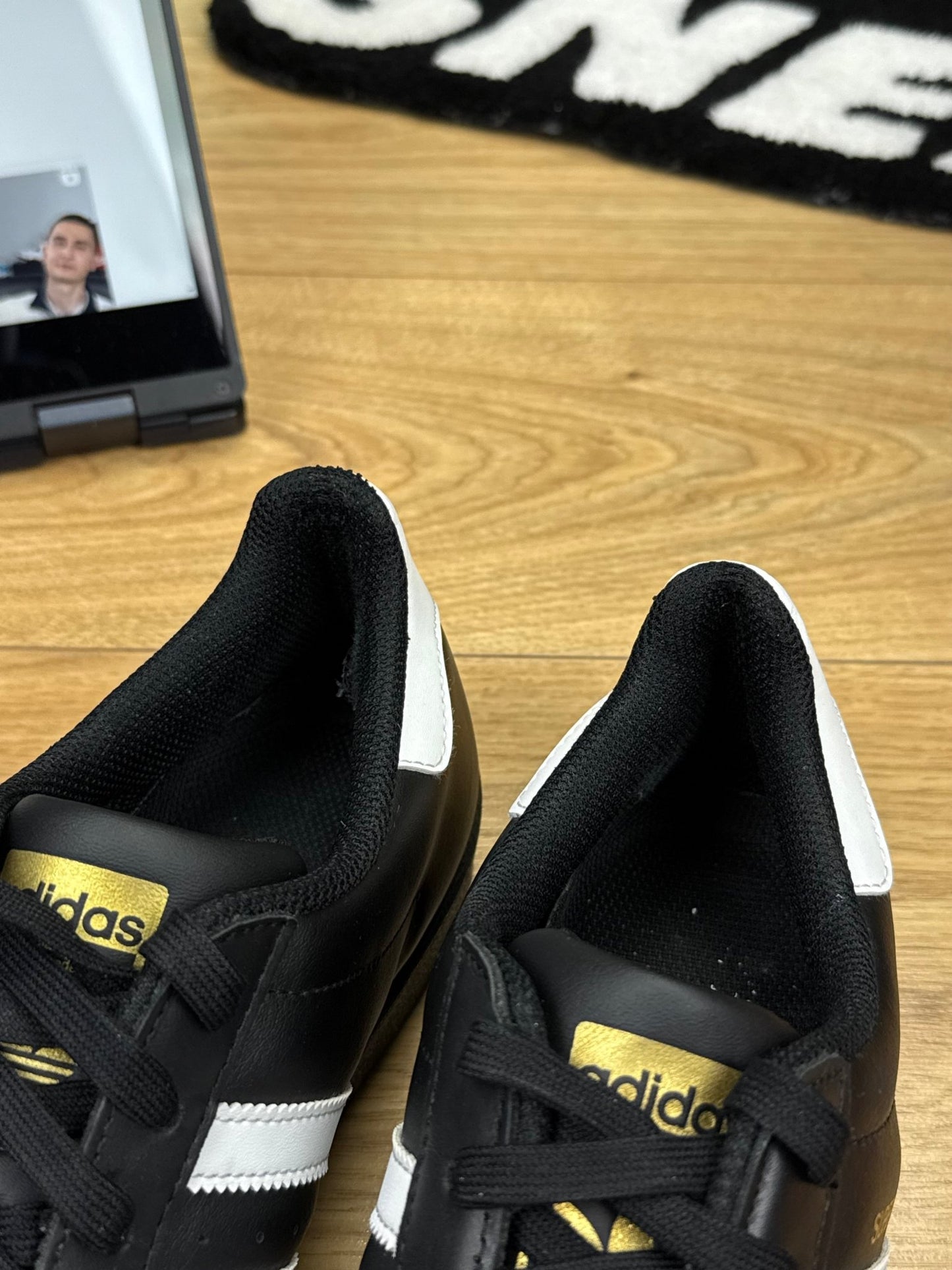 Adidas Superstar (42 2/3)