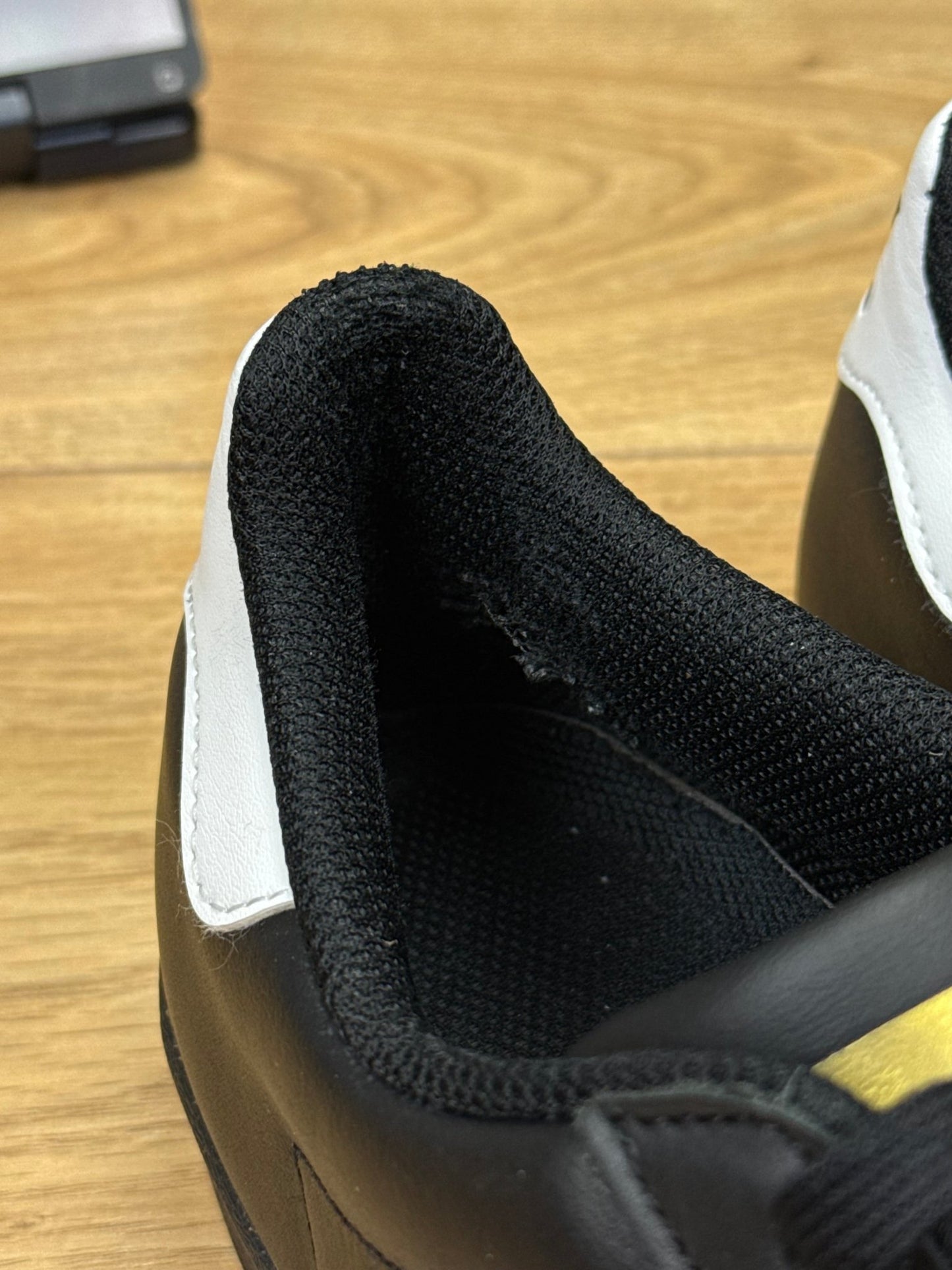 Adidas Superstar (42 2/3)