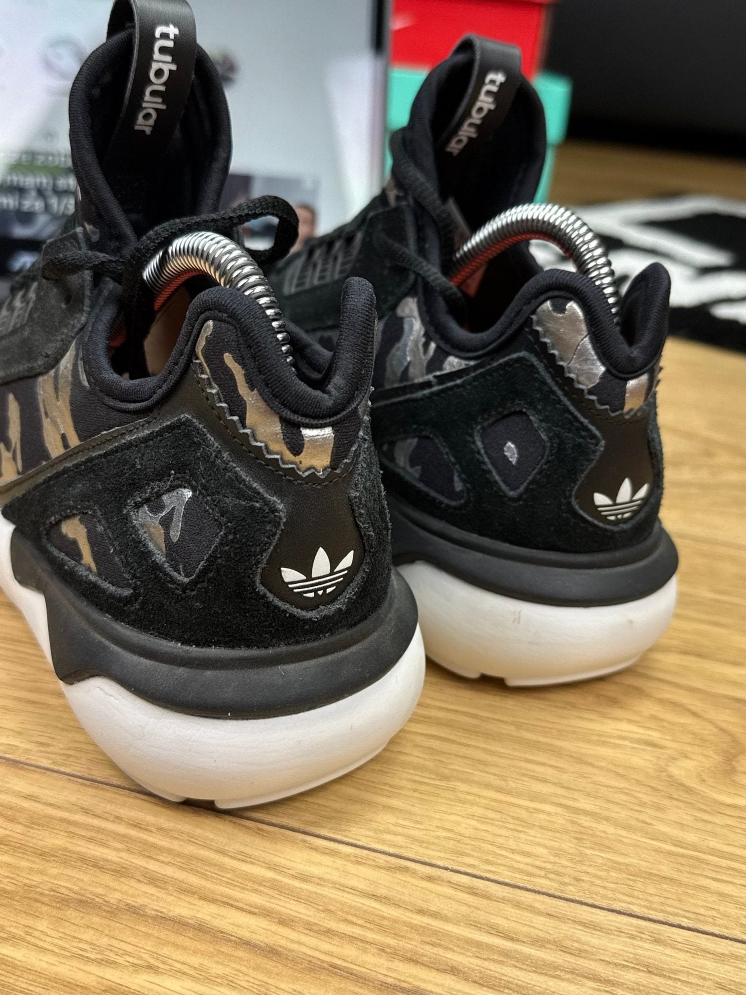 Adidas Tubular Runner Tubular Runner Black Silver — buty sportowe damskie nowe rozmiar 36, zapiętki butów