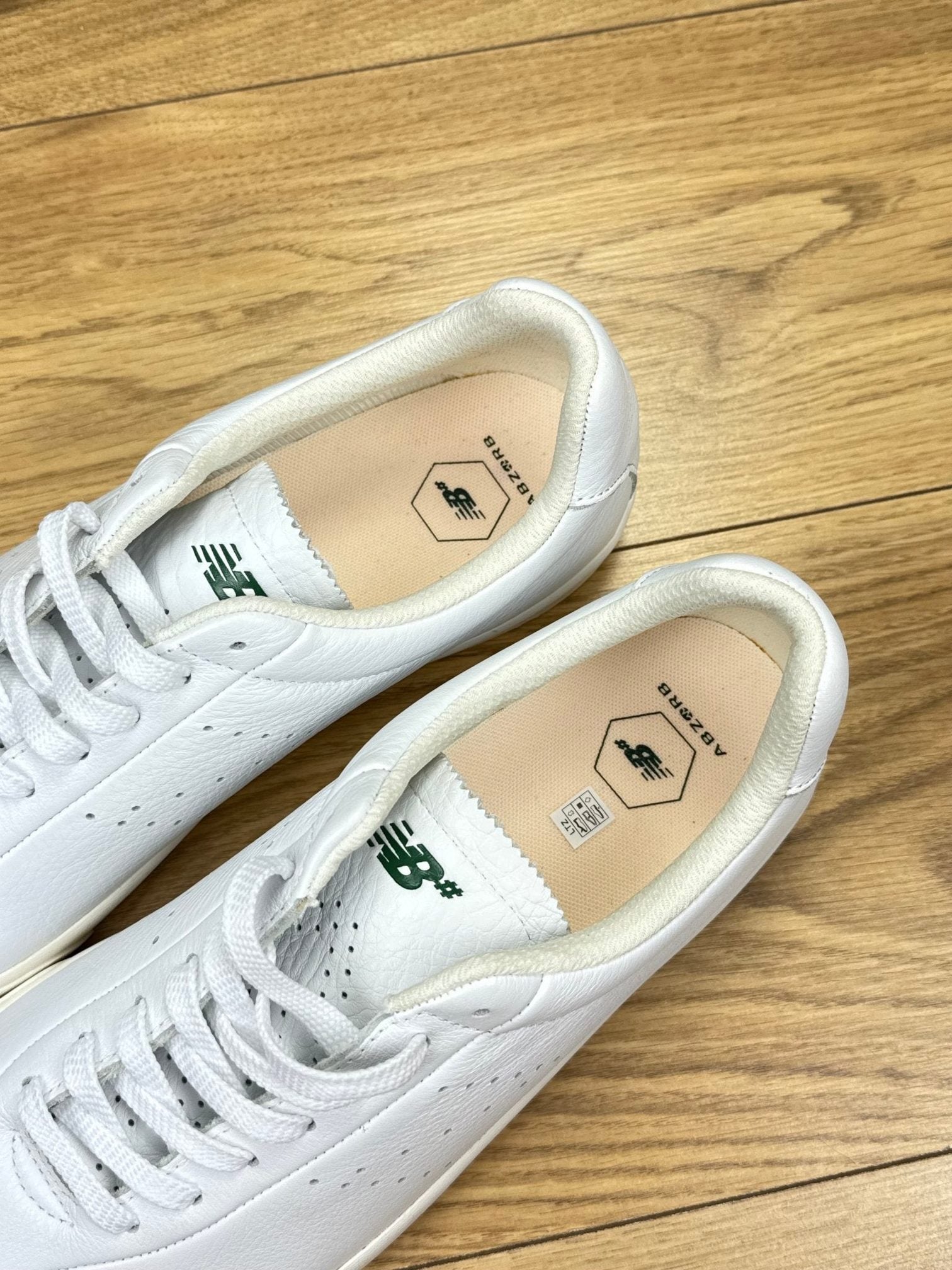 New Balance Numeric 22 “White / Green” Numeric 22 White Green — buty sportowe męskie nowe rozmiar 44.5, zapiętki butów