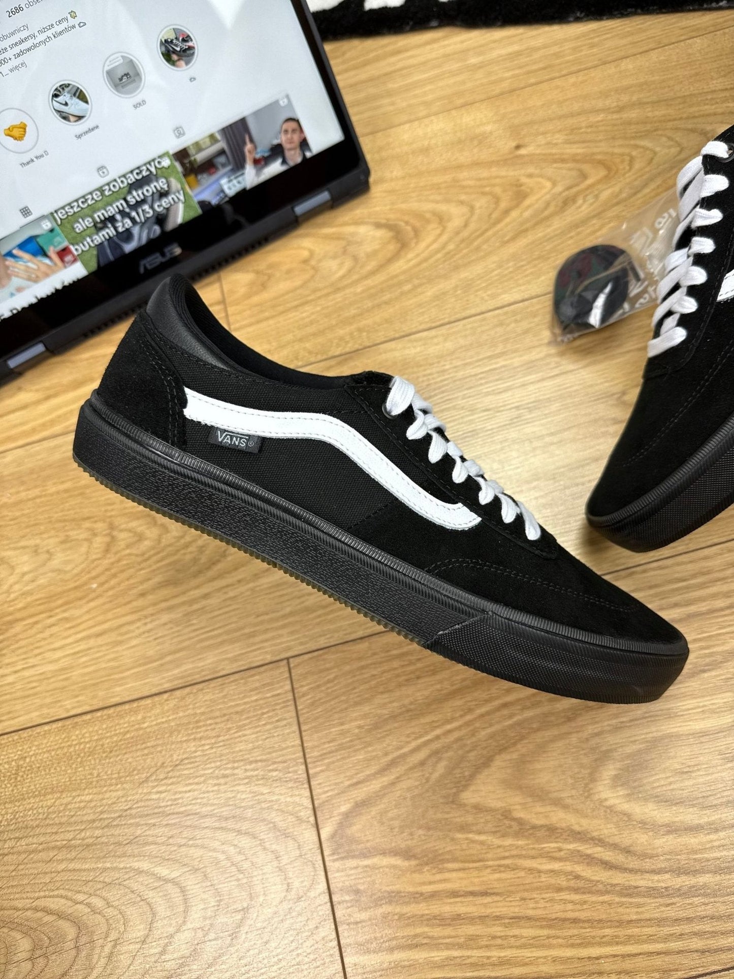 Vans Gilbert Crockett “Blackout” Crockett Blackout — buty sportowe męskie nowe rozmiar 40, zewnętrzny panel prawego buta
