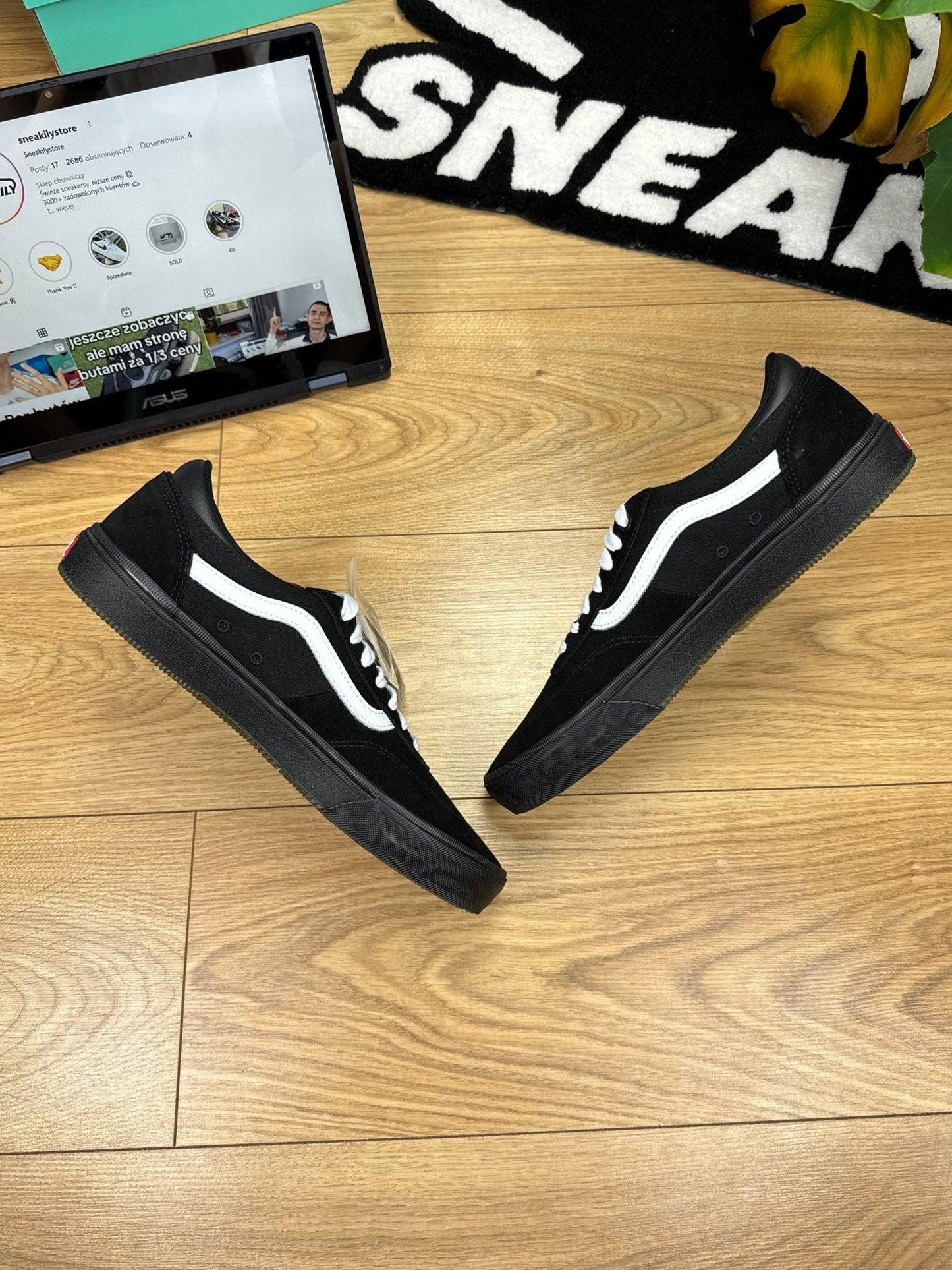 Vans Gilbert Crockett “Blackout” Crockett Blackout — buty sportowe męskie nowe rozmiar 44.5, widok z góry na wewnętrzną stronę butów