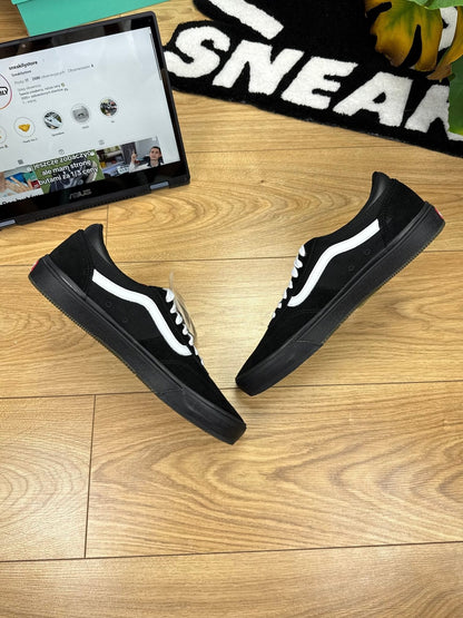 Vans Gilbert Crockett “Blackout” Crockett Blackout — buty sportowe męskie nowe rozmiar 42, widok z góry na wewnętrzną stronę butów